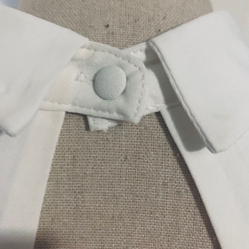❌DONATED❌White High Neck Belted Waist Detailed Top - Picture 8 of 9